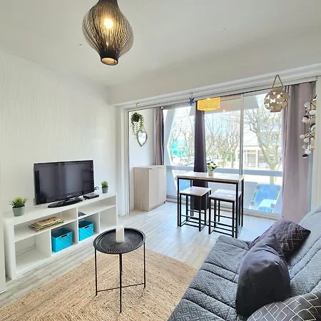 Joli Dans De 1er Ligne A 2 Min A Pied Des Plages Et Commerces Apartment La Grande-Motte