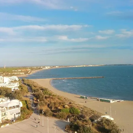 Joli Dans De 1er Ligne A 2 Min A Pied Des Plages Et Commerces *
