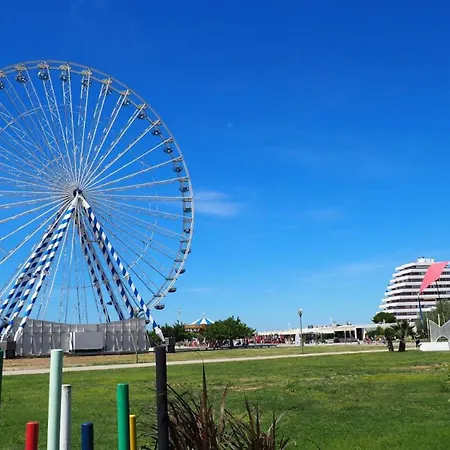 Joli Dans De 1er Ligne A 2 Min A Pied Des Plages Et Commerces La Grande-Motte
