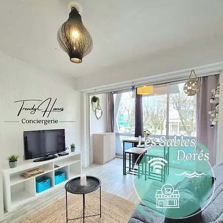 Apartment Joli Dans De 1er Ligne A 2 Min A Pied Des Plages Et Commerces